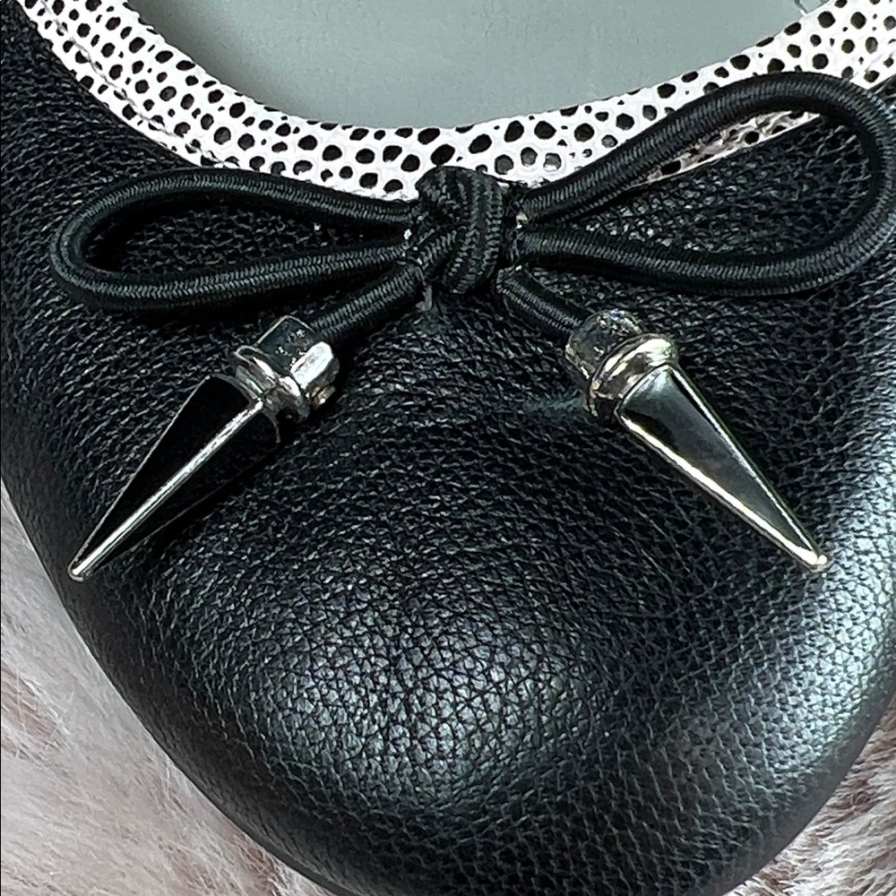 Circus by Sam Edelman Black Flats with Metal Spike Bows & Light Pink Trim | 8M - Picture 6 of 9
